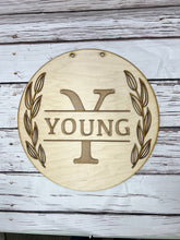 Load image into Gallery viewer, Personalized last name 16” Welcome Round Doorhanger