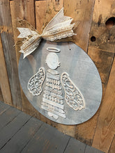 Load image into Gallery viewer, Angel Spindle Round Doorhanger