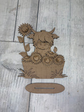 Load image into Gallery viewer, Sunflower Highland cow in bucket craft sign kit