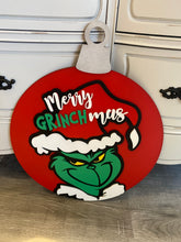 Load image into Gallery viewer, Round Doorhanger Grinch Christmas