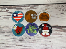 Load image into Gallery viewer, Welcome to our home interchangable 16” Round Doorhanger