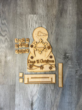 Load image into Gallery viewer, Snowman countdown to Christmas shelf sitter