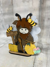 Load image into Gallery viewer, Bee Highland cow craft sign kit