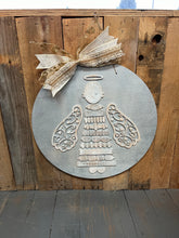 Load image into Gallery viewer, Angel Spindle Round Doorhanger