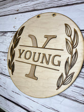 Load image into Gallery viewer, Personalized last name 16” Welcome Round Doorhanger