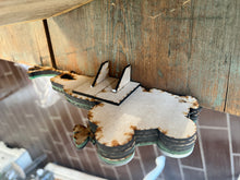Load image into Gallery viewer, Frog net shelf hanger craft sign kit