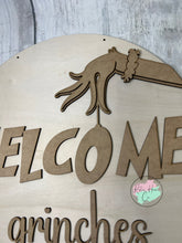 Load image into Gallery viewer, Welcome Grinches Christmas doorhanger round sign kit
