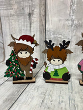 Load image into Gallery viewer, Christmas highland cow shelf sitter diy kit