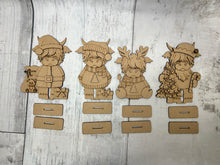 Load image into Gallery viewer, Christmas highland cow shelf sitter diy kit