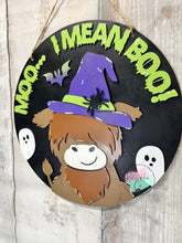 Load image into Gallery viewer, Halloween Highland Cow Boo Welcome Round Doorhanger
