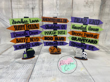 Load image into Gallery viewer, Halloween street signs Kit