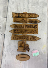 Load image into Gallery viewer, Halloween street signs Kit