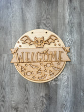 Load image into Gallery viewer, 16” Bats Halloween Welcome Round Doorhanger