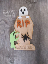 Load image into Gallery viewer, Halloween Ghost grave RIP cutouts