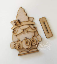 Load image into Gallery viewer, Seasonal Standing Gnomes