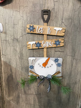Load image into Gallery viewer, Snowman Shovel Door-hanger