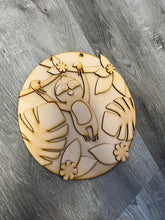 Load image into Gallery viewer, Sloth craft kit, Sign, round