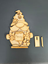 Load image into Gallery viewer, Seasonal Standing Gnomes