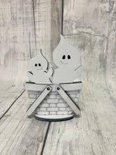 Load image into Gallery viewer, Mini Interchangeable basket, wagon, or Seasonal inserts
