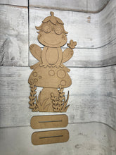 Load image into Gallery viewer, Frog shelf sitter craft sign diy kit
