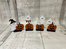 Load image into Gallery viewer, Halloween ghost standing Tier Tray diy Kit
