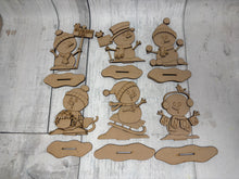 Load image into Gallery viewer, Winter snowmen standing Tier Tray diy Kit
