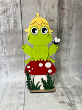 Load image into Gallery viewer, Frog shelf sitter craft sign diy kit
