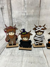 Load image into Gallery viewer, Halloween highland cows standing Tier Tray diy Kit
