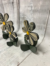 Load image into Gallery viewer, Flowers daisy standing trio diy Kit
