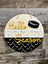 Load image into Gallery viewer, Hockey Sports Round Doorhanger
