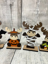 Load image into Gallery viewer, Halloween moose standing Tier Tray diy Kit
