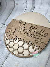 Load image into Gallery viewer, 16” Hello Honey bee Welcome Round Doorhanger
