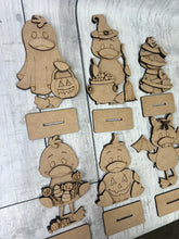 Load image into Gallery viewer, Halloween ducks standing Tier Tray set of 6 diy Kit
