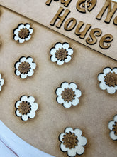 Load image into Gallery viewer, Welcome to Papa &amp; Nanas house 16” Round flower Doorhanger
