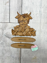 Load image into Gallery viewer, Fall Highland cow leaves craft sign kit
