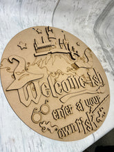 Load image into Gallery viewer, Harry Potter themed doorhanger diy Kit
