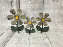 Load image into Gallery viewer, Flowers daisy standing trio diy Kit
