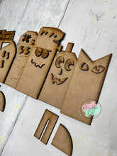 Load image into Gallery viewer, Halloween family craft sign kit
