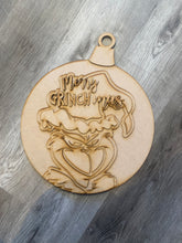 Load image into Gallery viewer, Round Doorhanger Grinch Christmas
