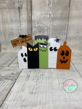 Load image into Gallery viewer, Halloween family craft sign kit
