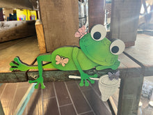 Load image into Gallery viewer, Frog net shelf hanger craft sign kit
