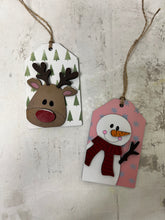 Load image into Gallery viewer, Christmas Friends ornament workshop Sat Nov 22
