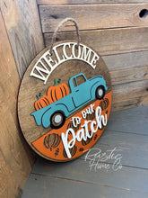 Load image into Gallery viewer, 16” Fall Pumpkin Patch Welcome Round Doorhanger
