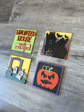 Load image into Gallery viewer, Set of 4 Halloween haunted house Tier Tray Kit signs
