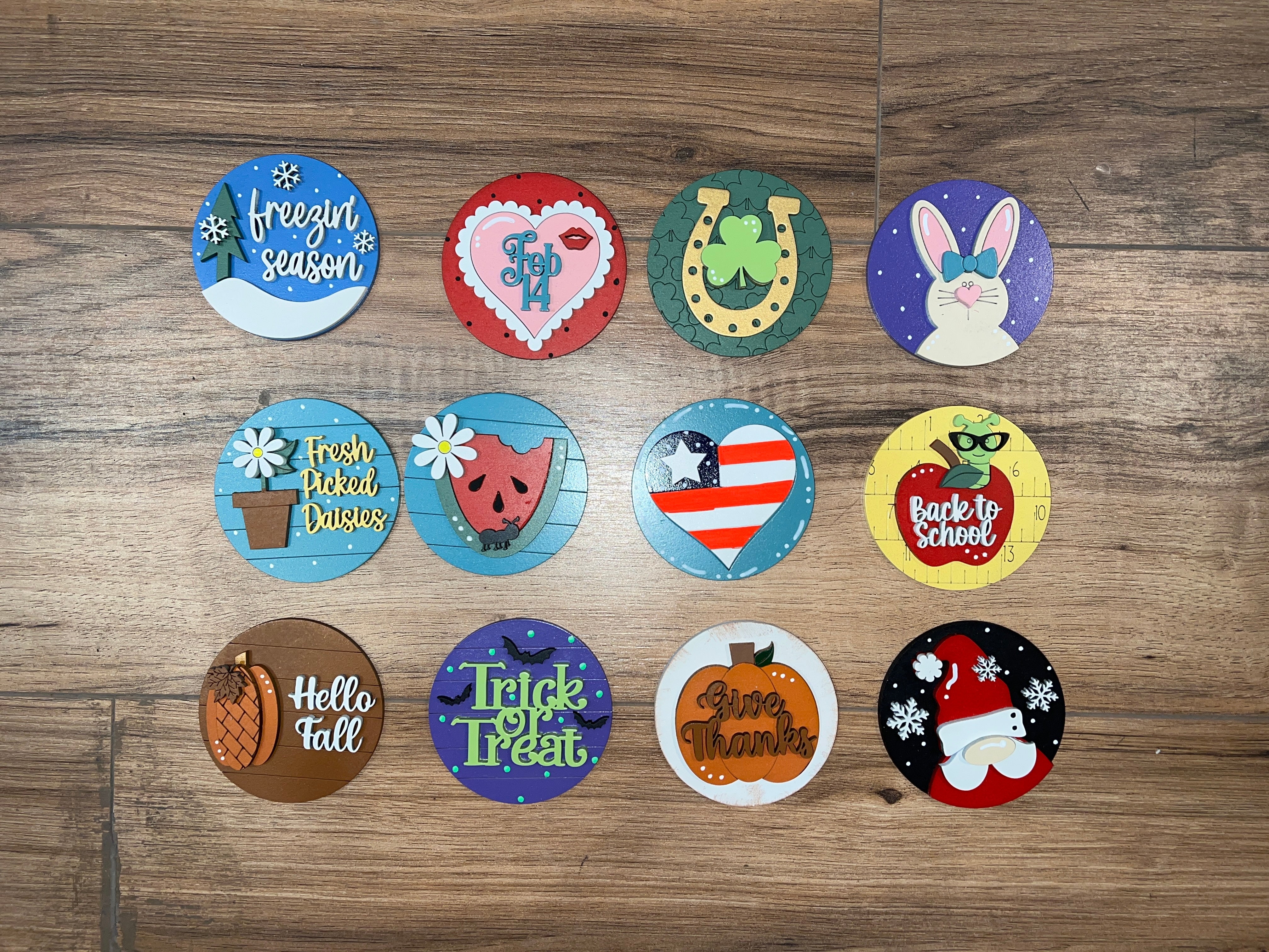 Seasonal interchangeable rounds craft kit – Rustic Home Co
