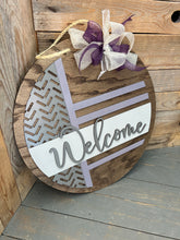 Load image into Gallery viewer, 15” Welcome Chevron Round Doorhanger
